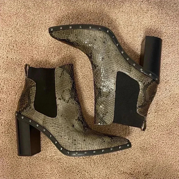 Charles By Charles David Shoes - Dodger Snakeskin-Print Chelsea Boots 🔥 gunmetal-tone stud accents Size 9.5